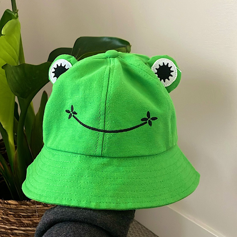 Green Frog Hat
